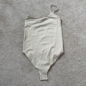 NWOT Skims Essential One Shoulder Bodysuit, Bone S/M